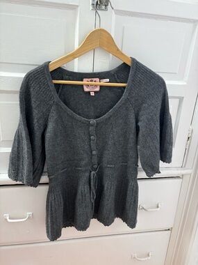 Juicy Couture Gray Cashmere Wool Peplum Short Sleeve Scoop Neck with Pink Label